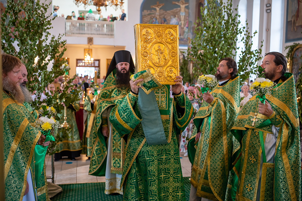 Read more about the article Праздник Живоначальной Троицы в Константино-Еленинском кафедральном соборе Костаная